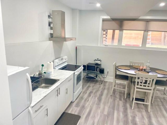Scarborough New 2-Bedroom Basement Τορόντο Εξωτερικό φωτογραφία
